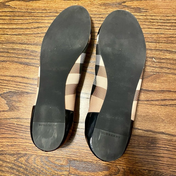 Patent Black Burberry Flats - Picture 5 of 5